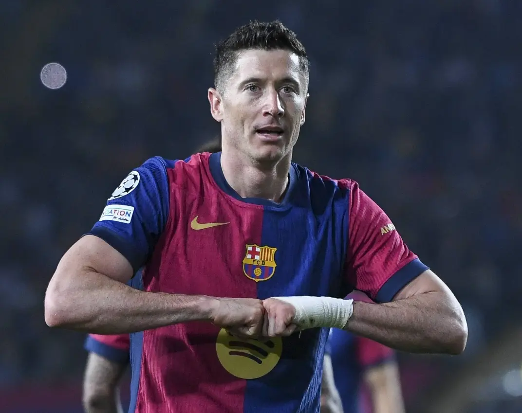 那仍然在主, 分钟队友的