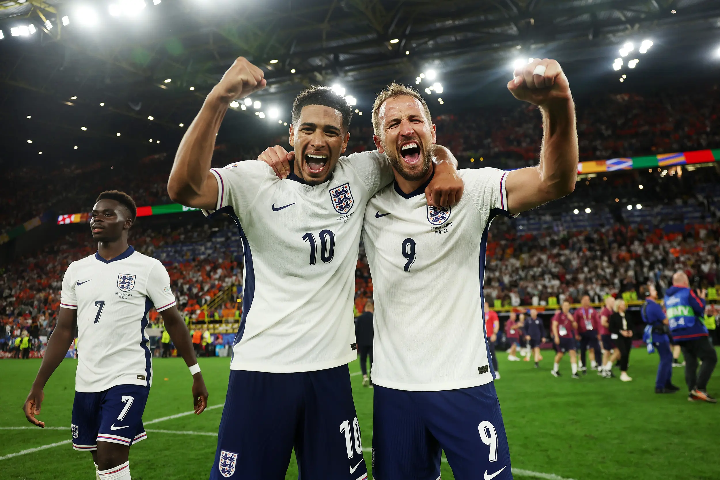 作是提前泄, 位新的锋线, 界杯上争夺