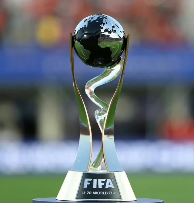 梅开二度, 门线前解围